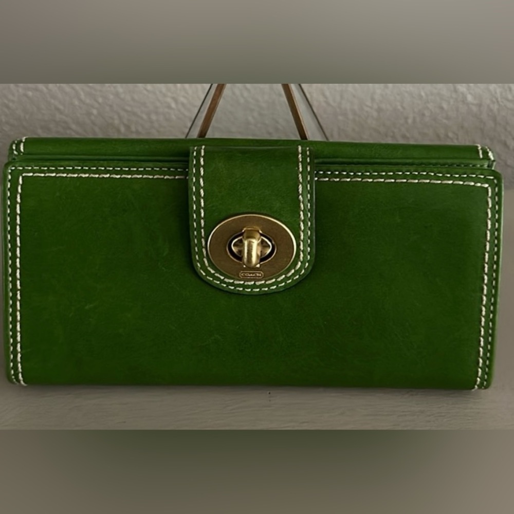 Coach Vintage Turn Lock Wallet